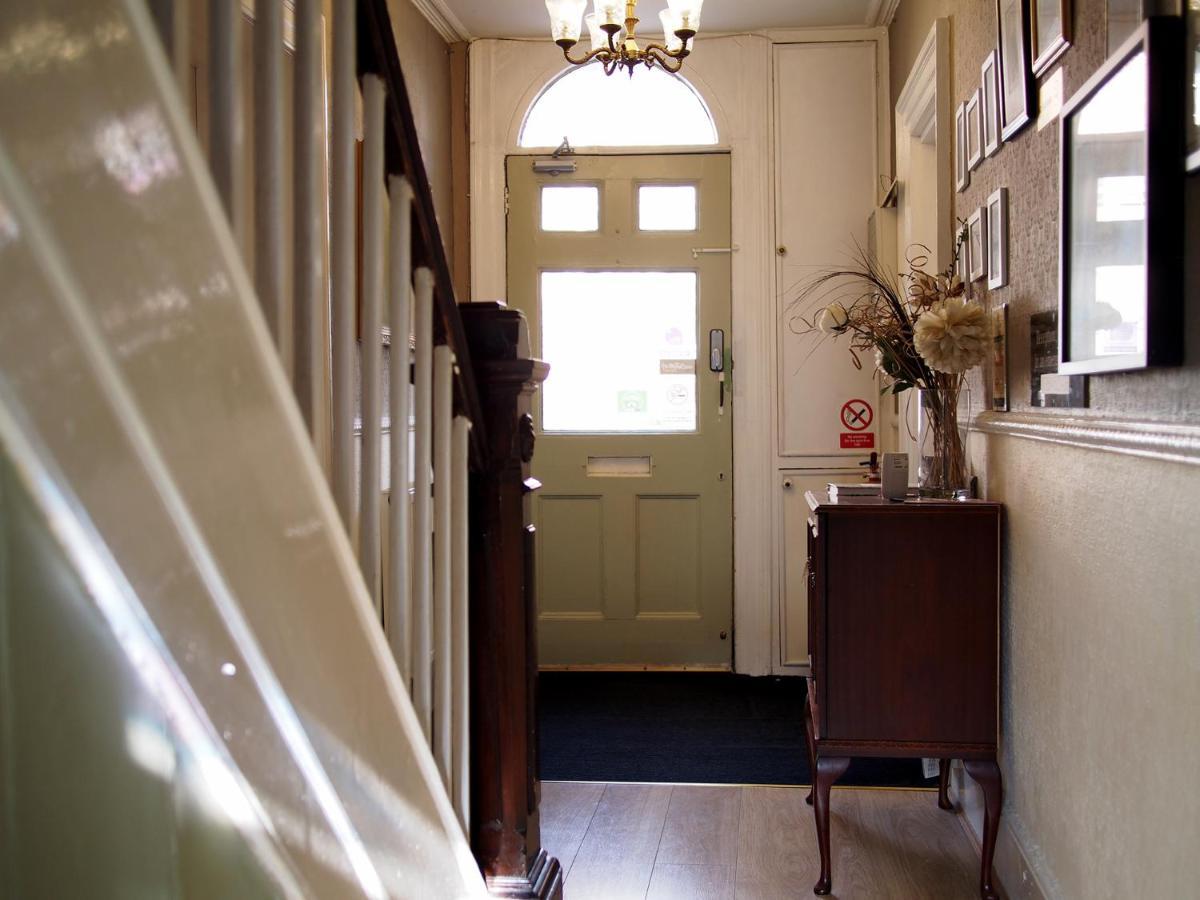 The Coach House Bed & Breakfast Кентърбъри Екстериор снимка