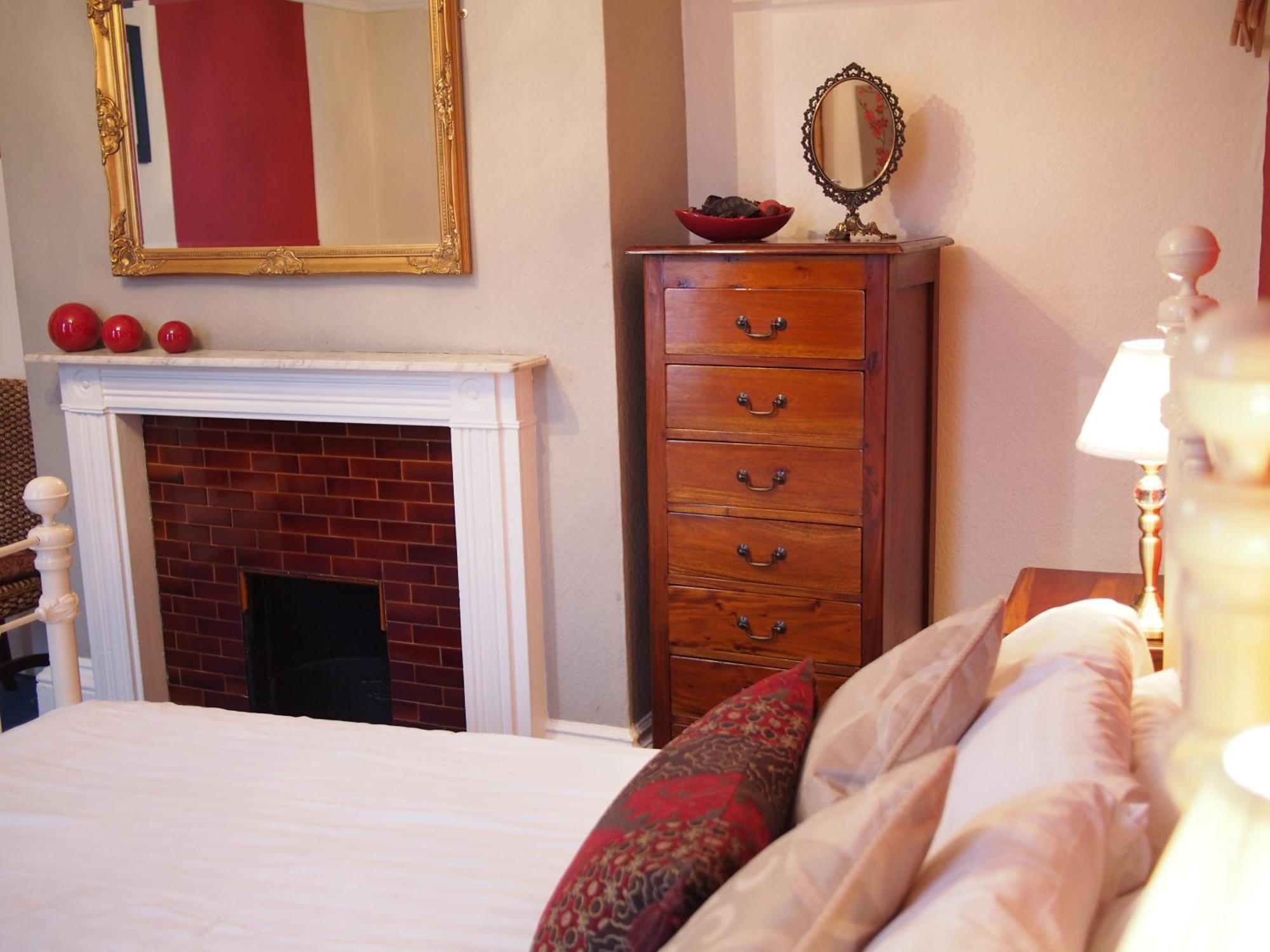 The Coach House Bed & Breakfast Кентърбъри Екстериор снимка